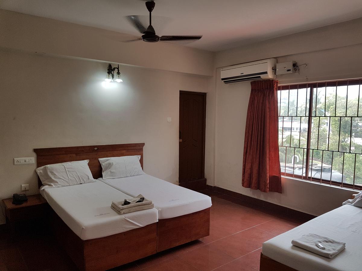 Shalimar Metro Hotel Kochi Екстериор снимка